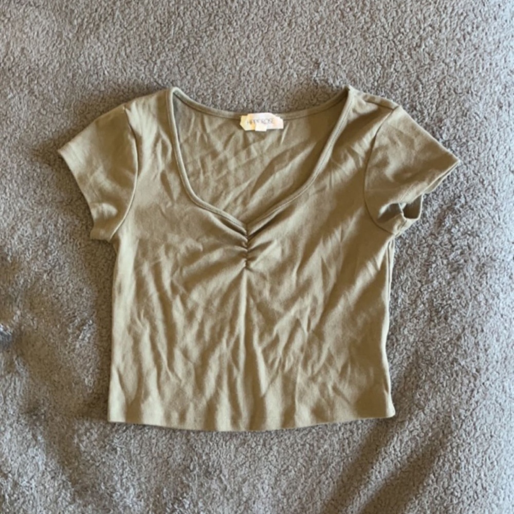 Hippie Rose Mid rise short sleeve shirt